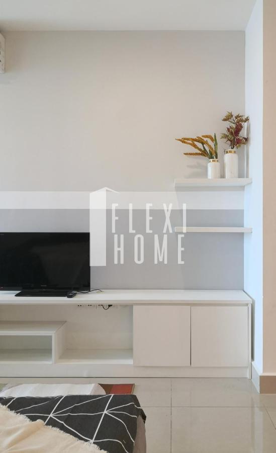 Flexihome Shaftsbury: Day-use Work Space In *