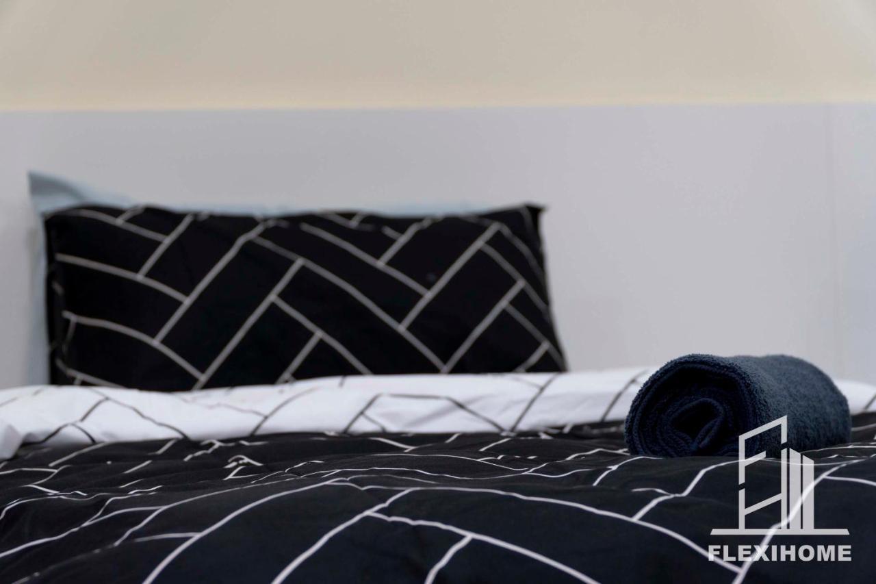 Apartment Flexihome Shaftsbury: Day-use Work Space In *